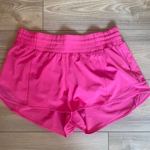 Hotty Hot High-Rise Short 2.5”